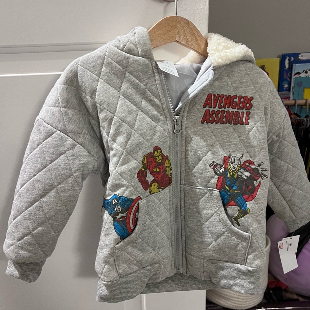 Brand New Marvel Avengers Zip Up Sweater 3T